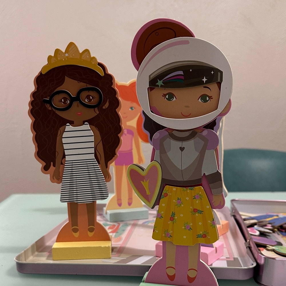 Magnetic Dress-Up Dolls Set - Picture 3 of 4